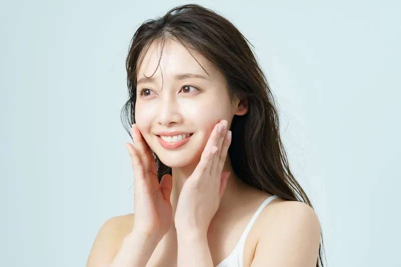 美容薬剤師と医師が共同開発した商材と「真皮層フェイシャル」で内側からもっちり潤う素肌へ